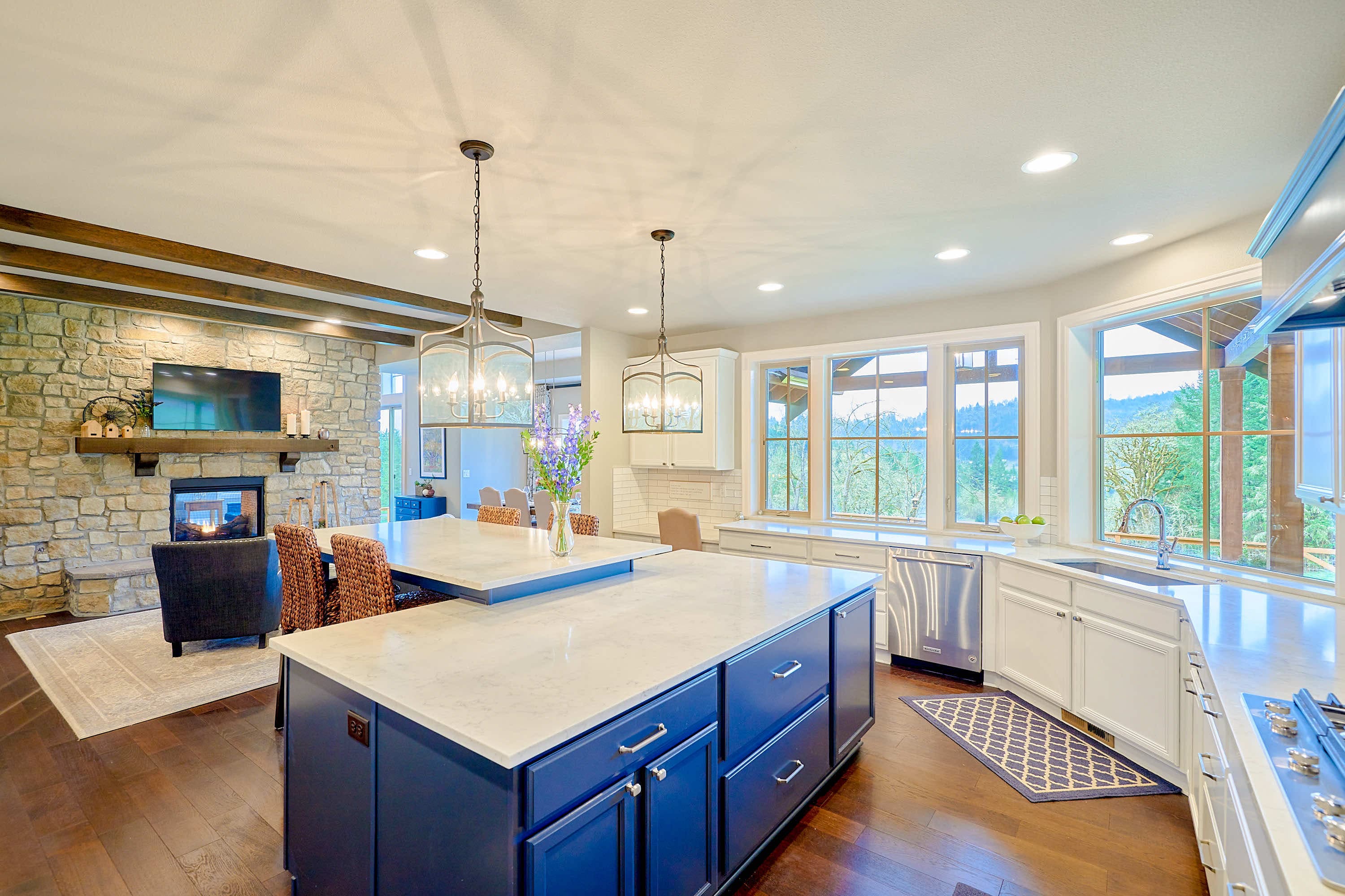 Deschutes interior 2