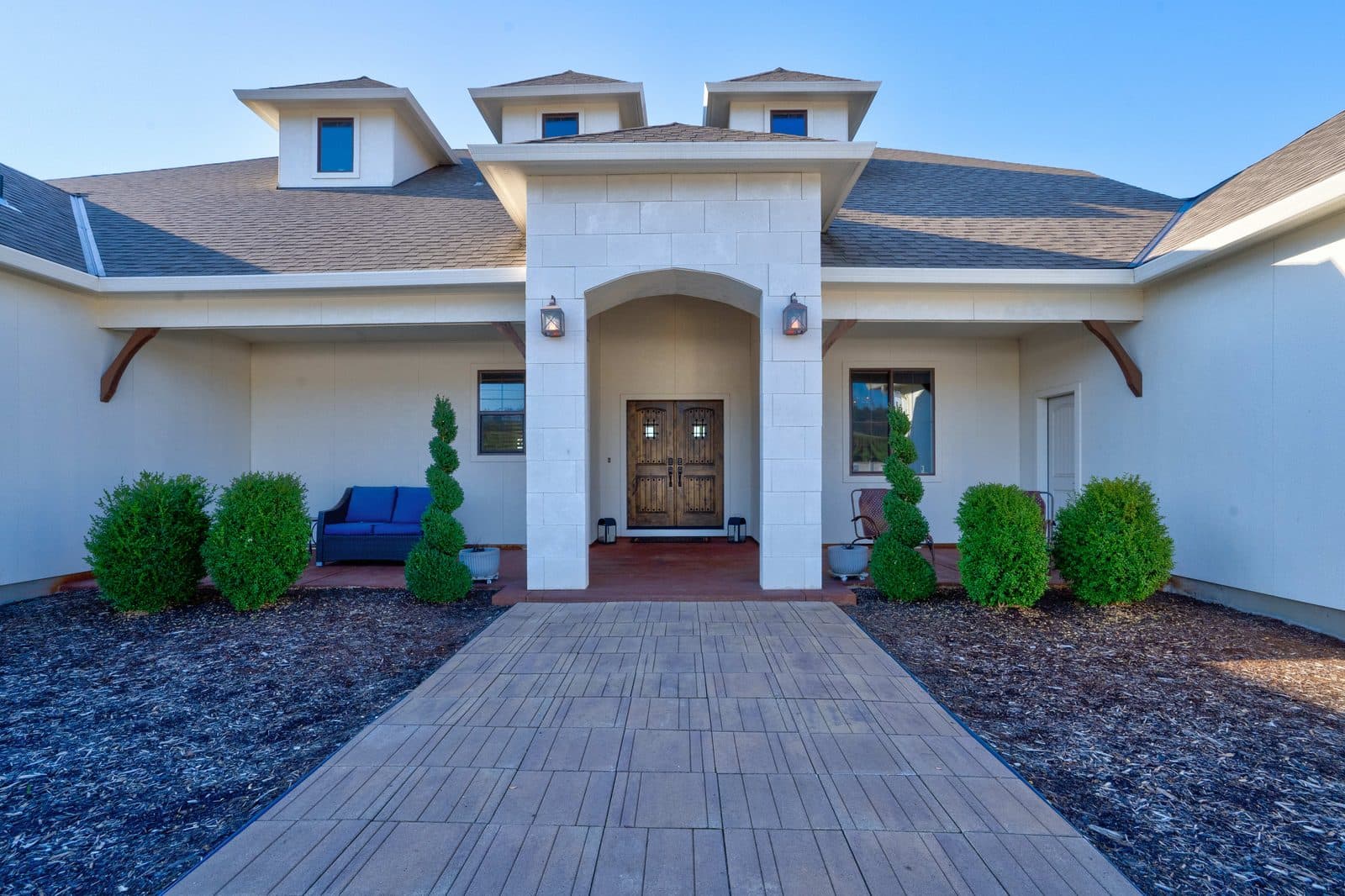 Creekside Homes custom home exterior in Oregon wine country